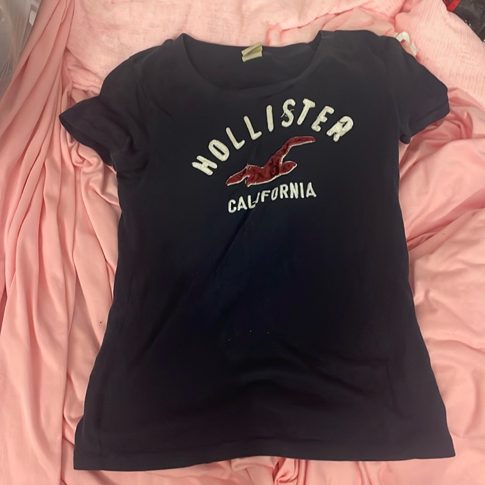 Hollister t shirt
